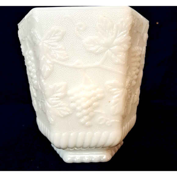 VTG Anchor Hocking Fire King Milk Glass Planter Vase Footed Base Grapevine - Picture 2 of 8